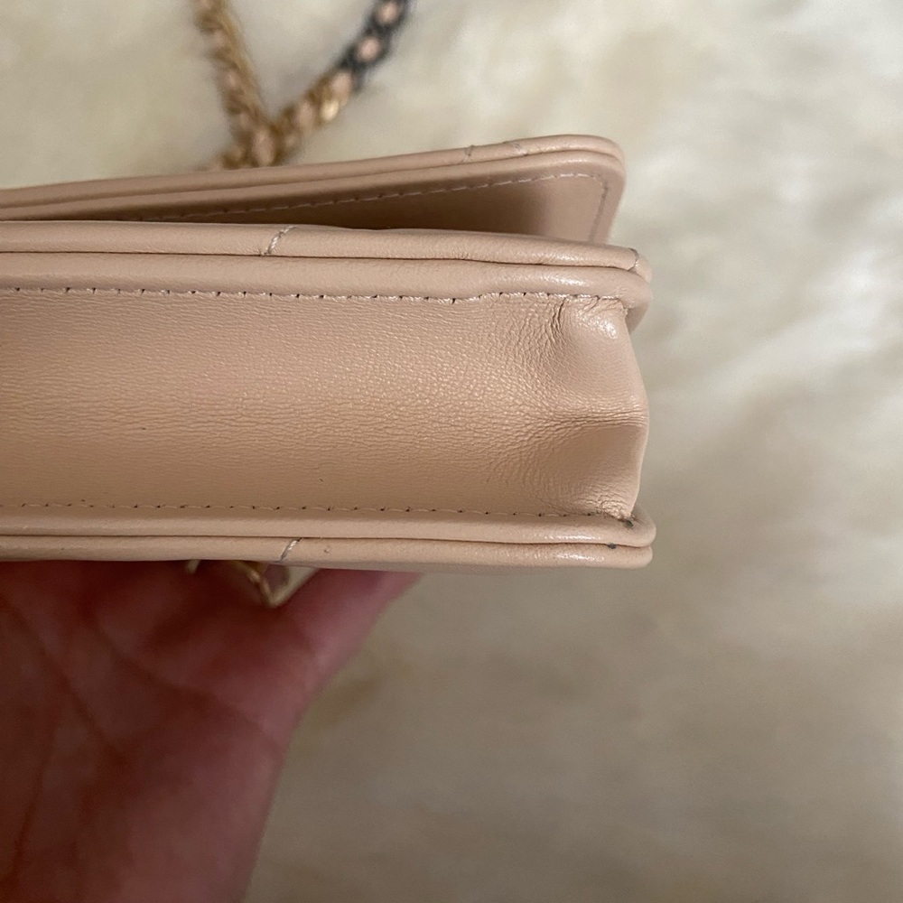 Chanel 19 WOC Wallet on Chain - Picture 10 of 16